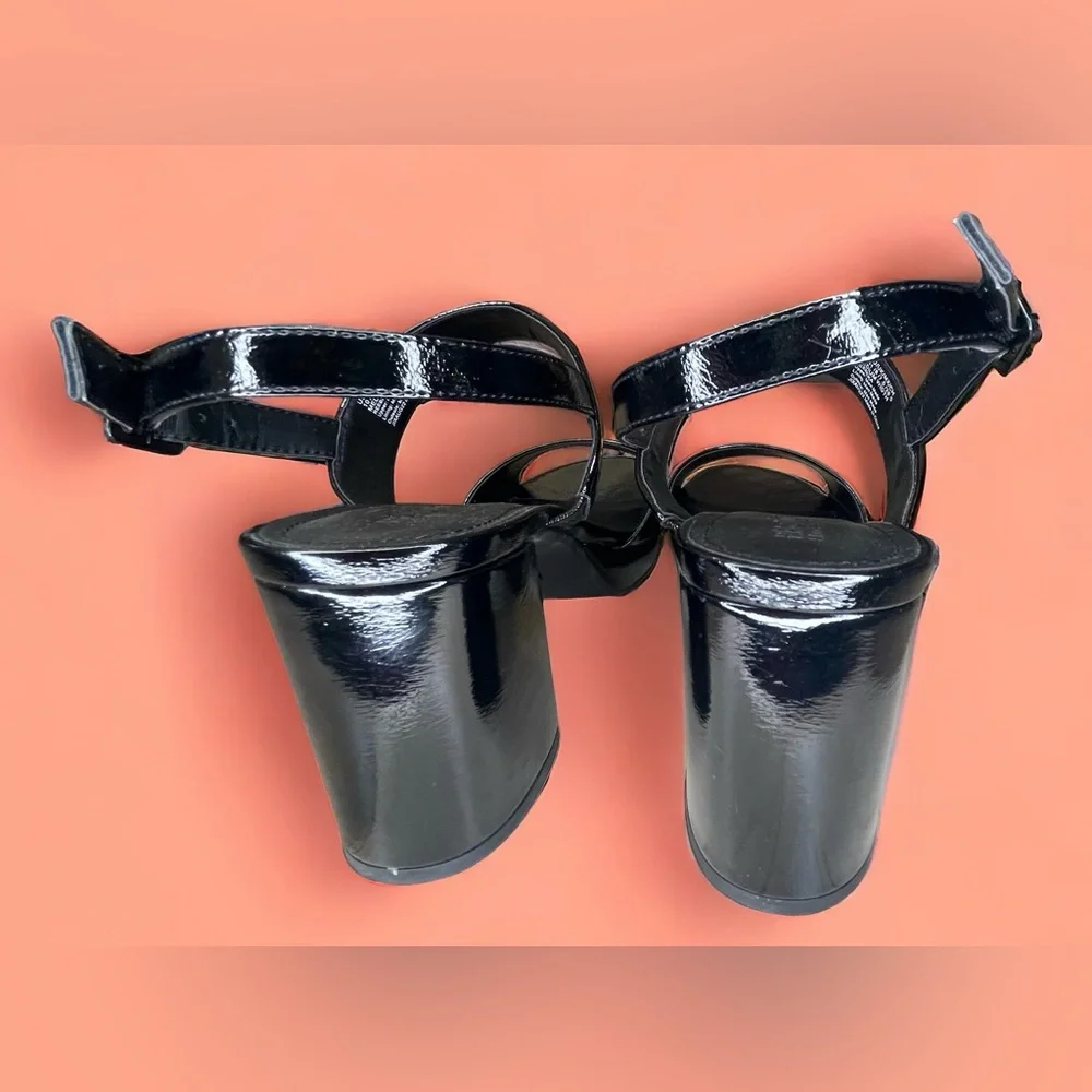 Kenneth Cole Platform Sandals